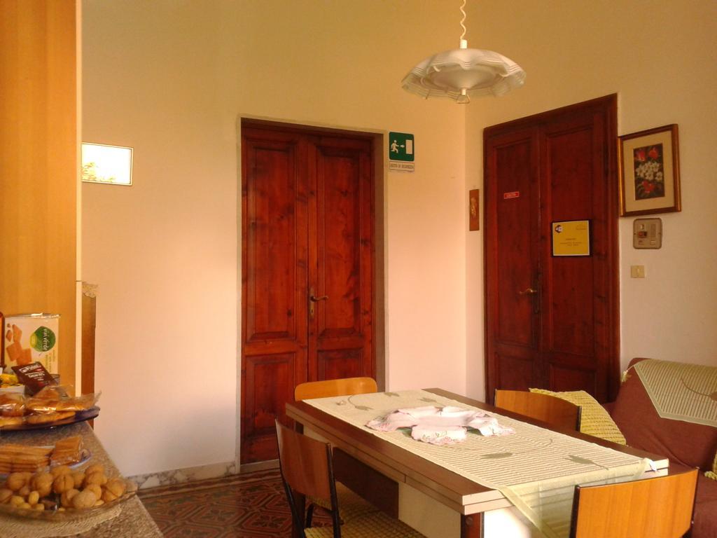 Eco B&B I Due Oleandri Marina Di Carrara Eksteriør billede